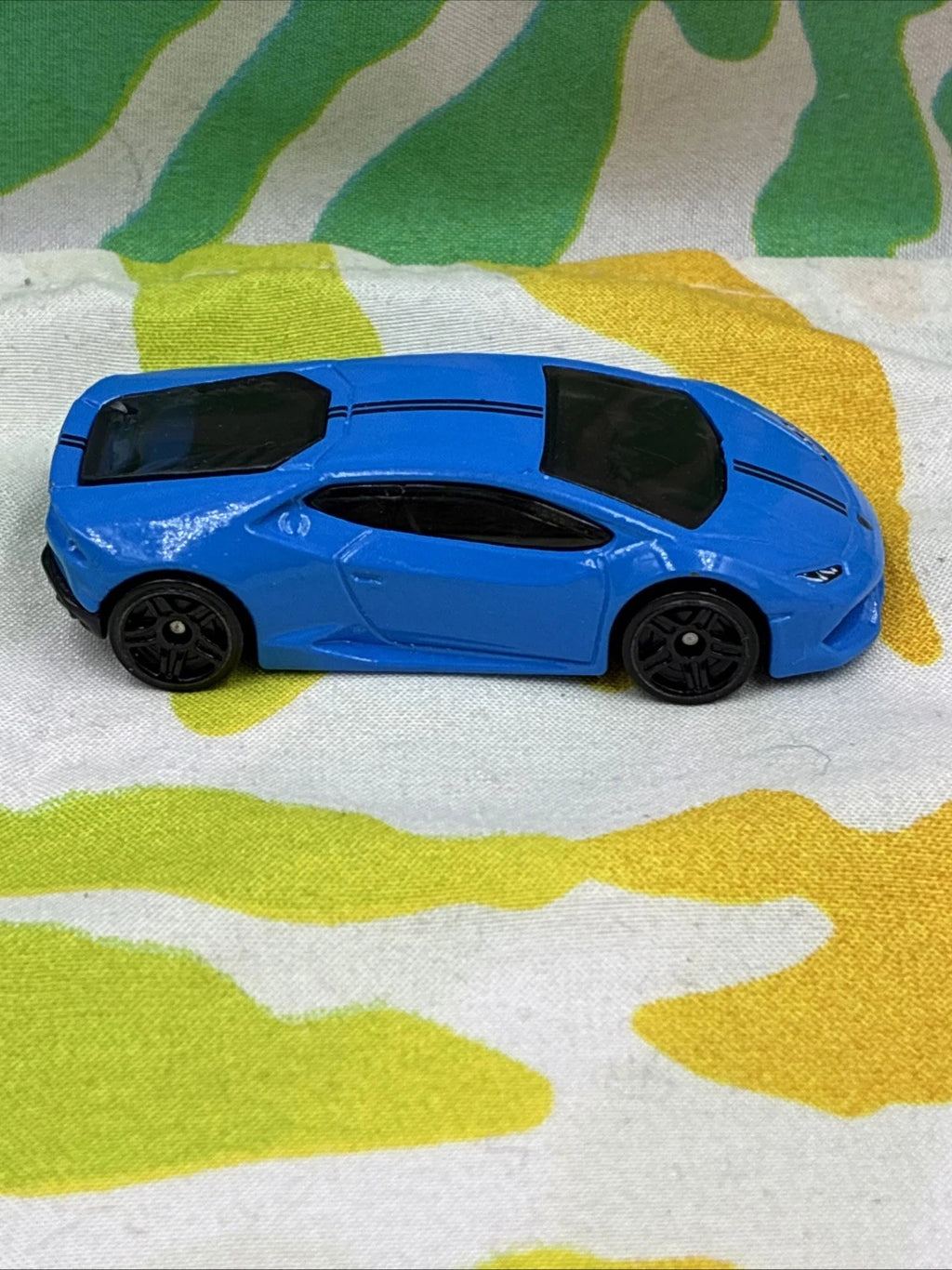 Hot Wheels 2014 Lamborghini Huracán LP 610-4 Blue Diecast Car Loose CFH19