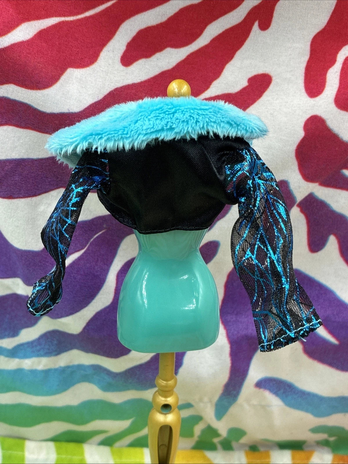Monster High G3 Catty Noir Hauntlywood Mysteries Doll Black Blue Jacket Only
