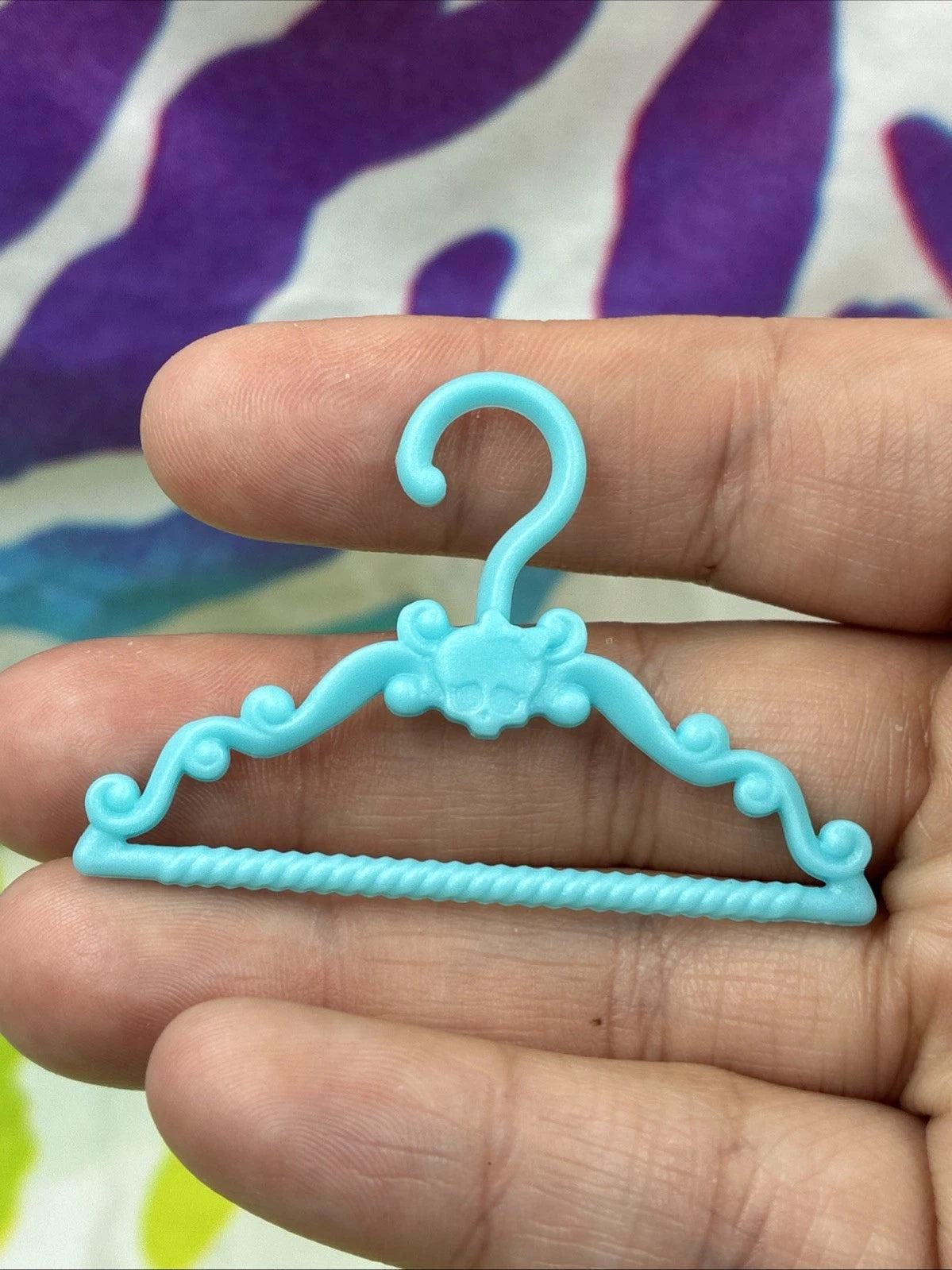 Monster High G3 Catty Noir Hauntlywood Mysteries Doll Pair Of Blue Hangers Only