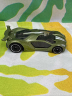 Hot Wheels 2015 Impavido 1 Green Diecast Car Loose L9943