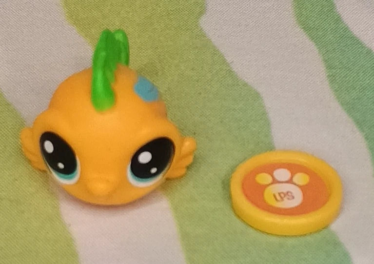 Littlest Pet Shop LPS Lucky Pets Wave 1 Lotta Fish With Coin