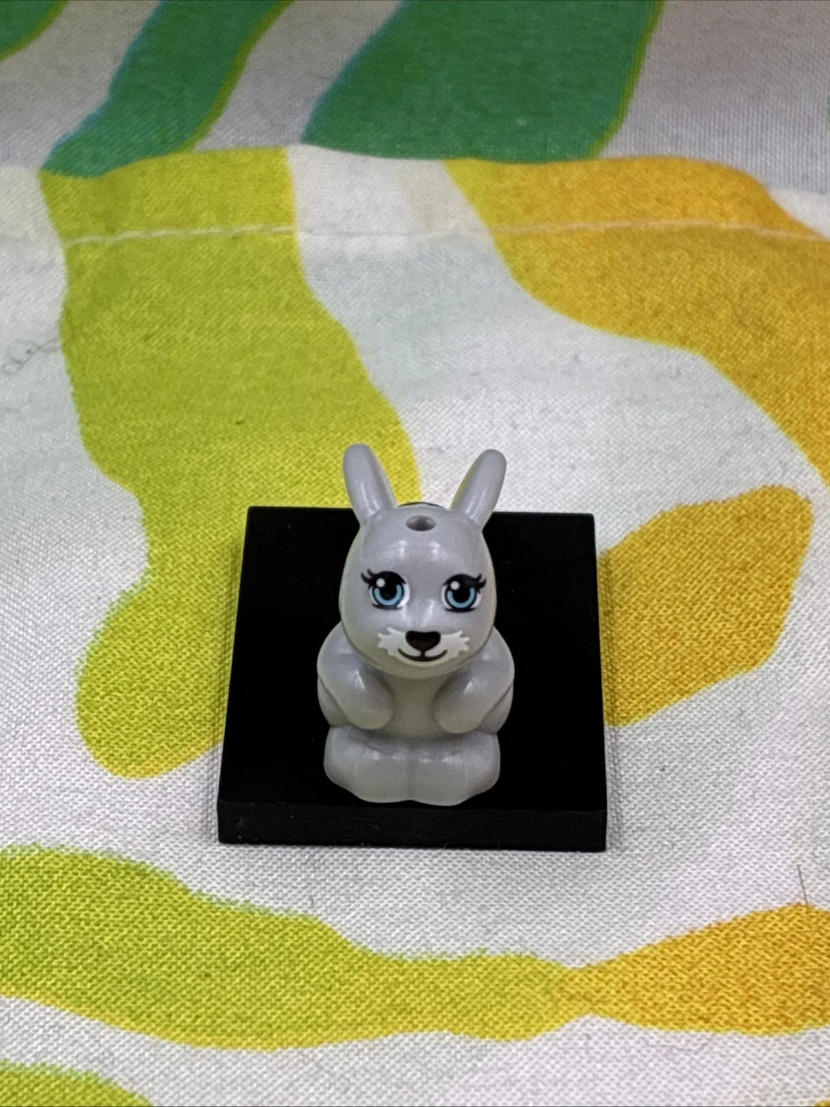 Lego Friends Light Bluish Gray Bunny Rabbit Figure 98387pb02
