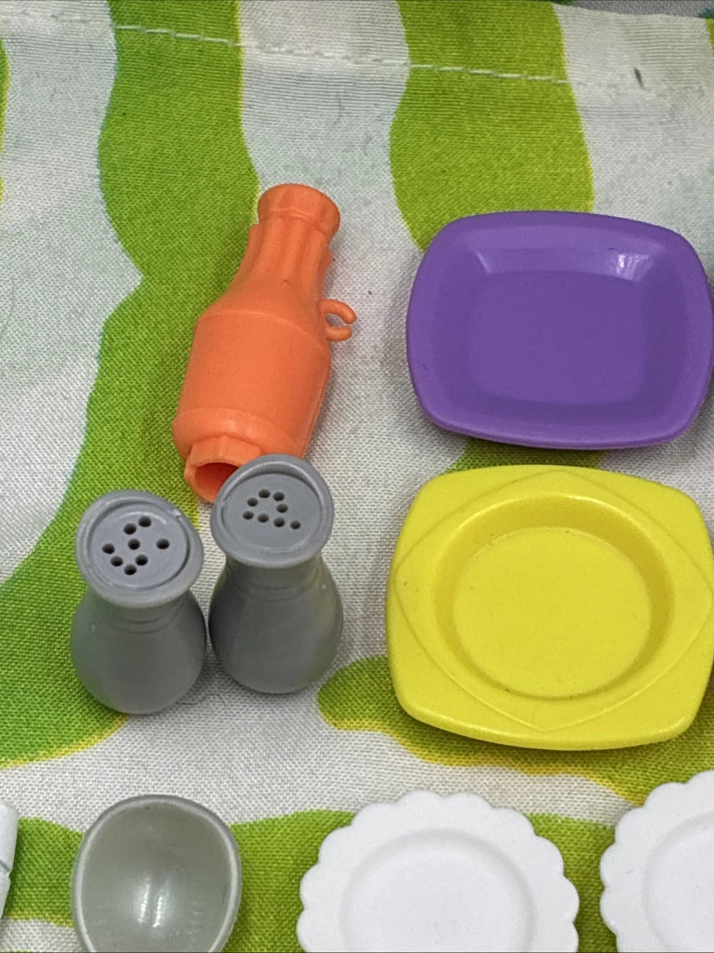 Barbie Doll Kitchenware 32 Piece Lot Plates Cups Cake Pot Food Pan Utensils