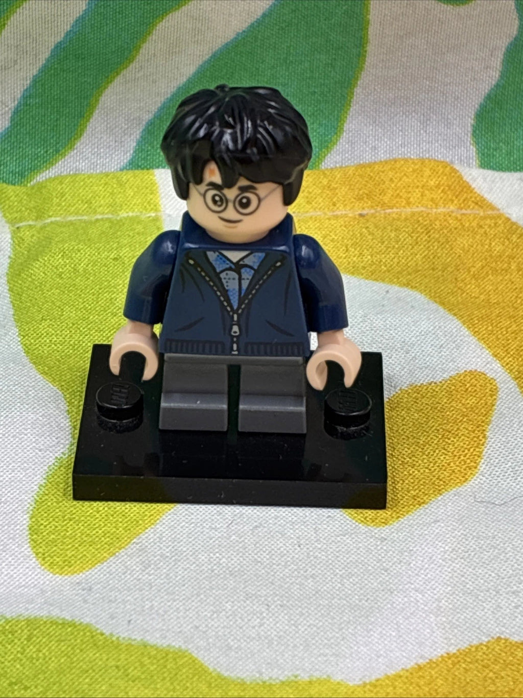 LEGO Harry Potter - Dark Blue Zip Up, Dark Bluish Gray Short Legs hp153