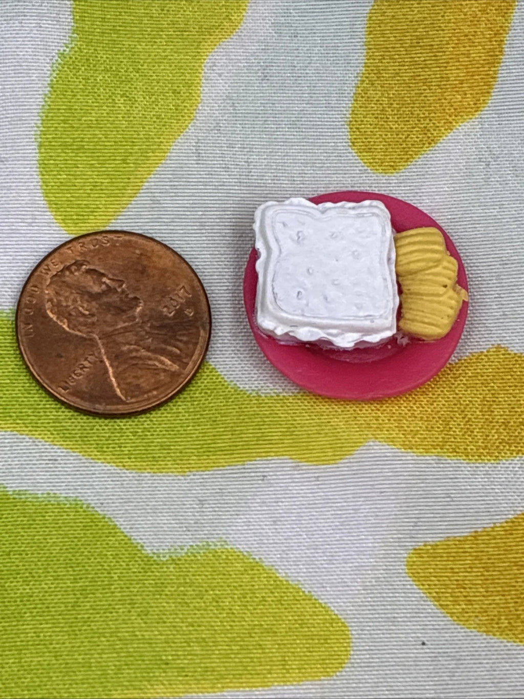 LPS Littlest Pet Shop Accessories Sandwich & Chips Plate Food