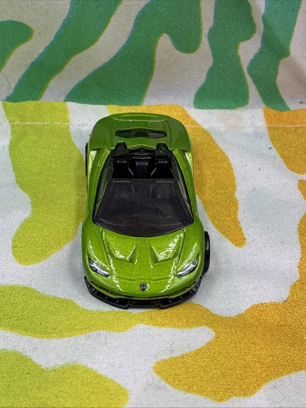 Hot Wheels 2016 Lamborghini Centenario Roadster Green Diecast Car Loose FYB38