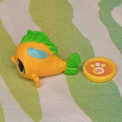 Littlest Pet Shop LPS Lucky Pets Wave 1 Lotta Fish With Coin