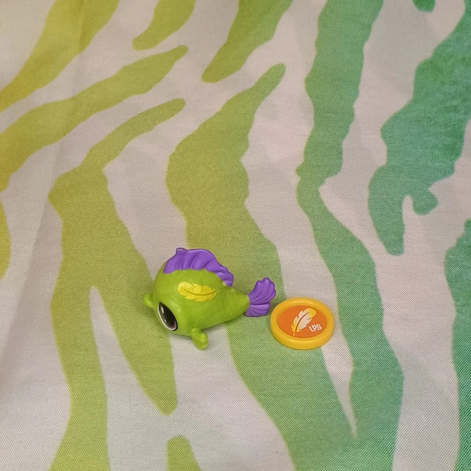 Littlest Pet Shop LPS Lucky Pets Wave 1 Flukey Fish With Coin
