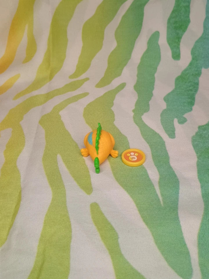 Littlest Pet Shop LPS Lucky Pets Wave 1 Lotta Fish With Coin