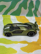 Hot Wheels 2015 Impavido 1 Green Diecast Car Loose L9943