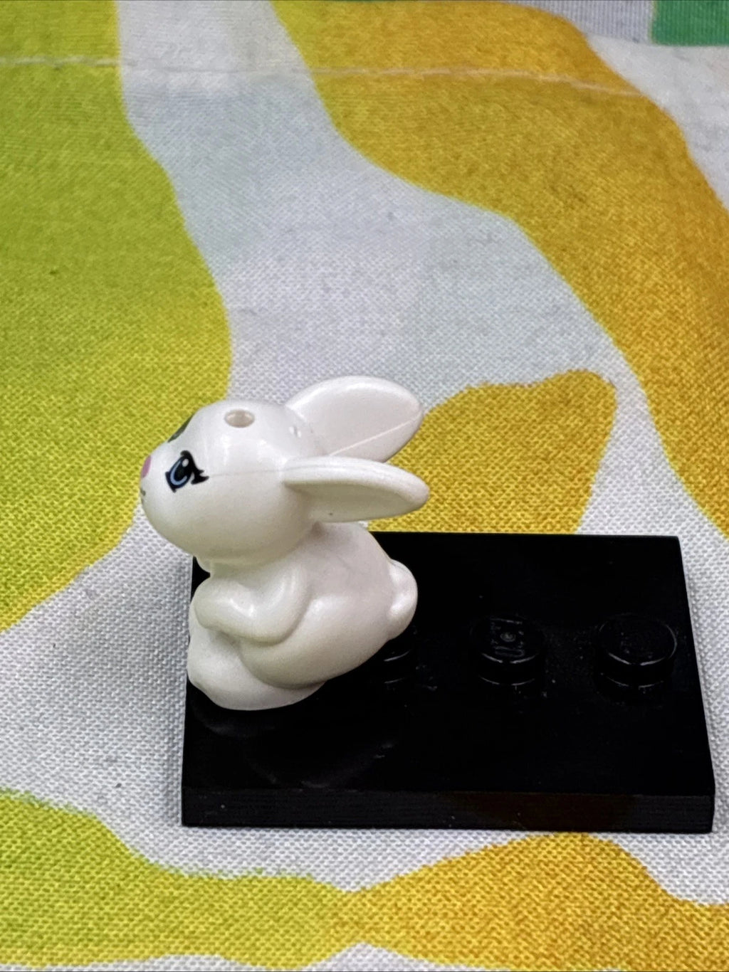 Lego Friends White Bunny Rabbit Daisy Figure 98387pb01