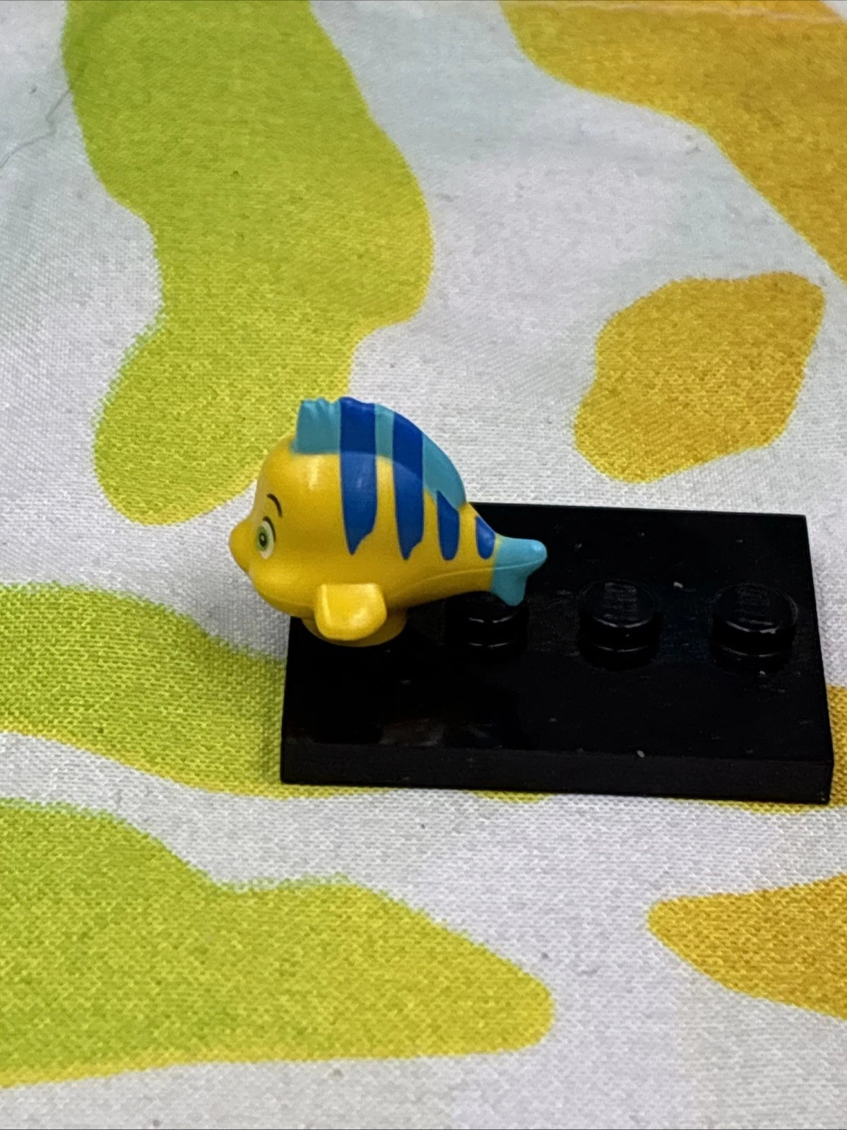Lego Disney The Little Mermaid Flounder Yellow Fish Figure 15679pb03
