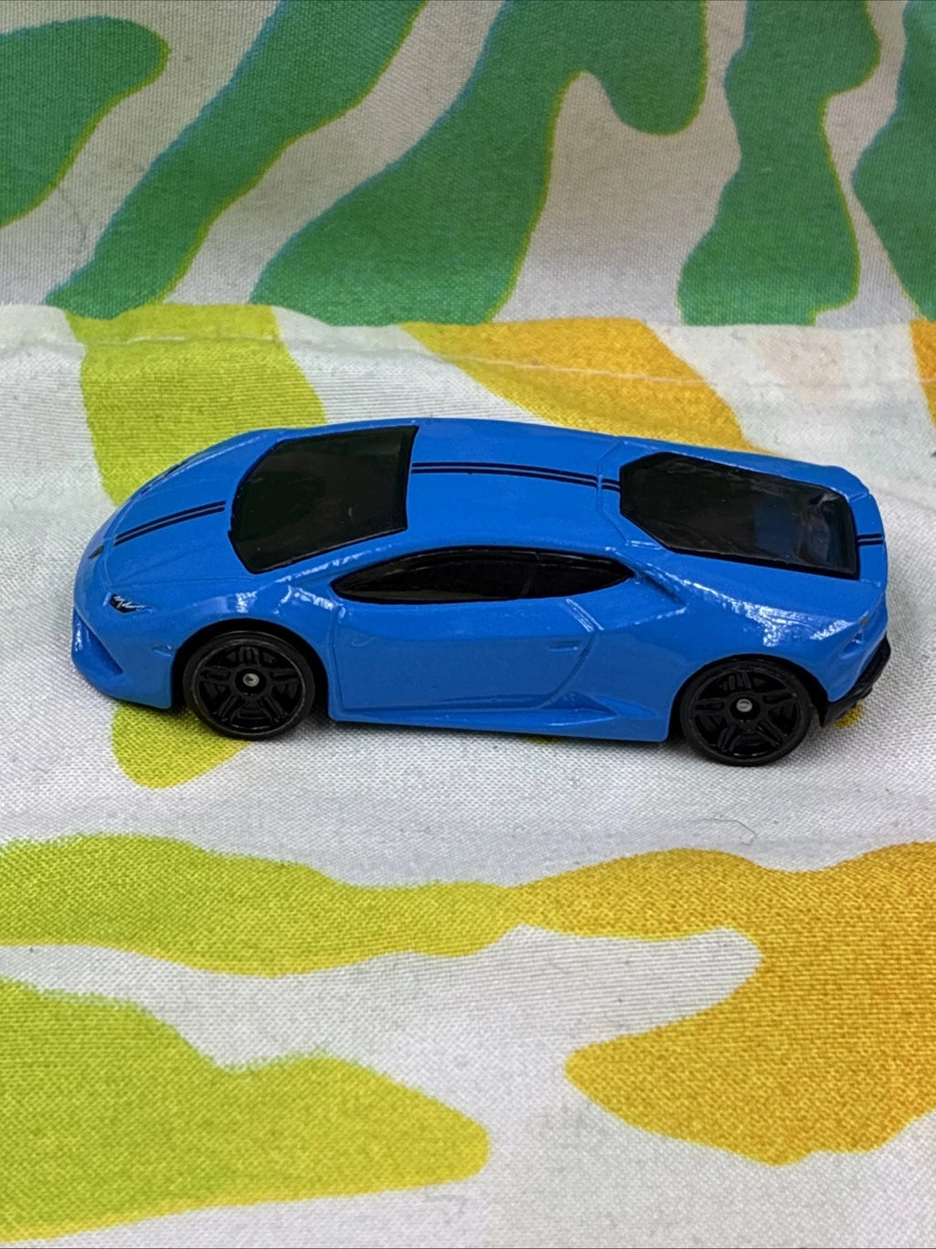 Hot Wheels 2014 Lamborghini Huracán LP 610-4 Blue Diecast Car Loose CFH19