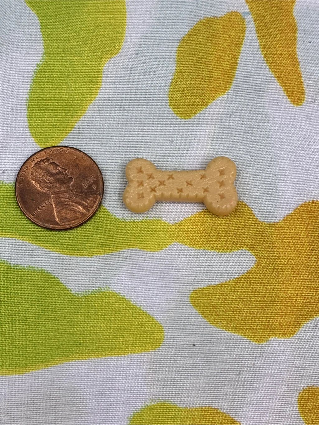 LPS Littlest Pet Shop Accessories Tan Dog Bone Biscuit Treat