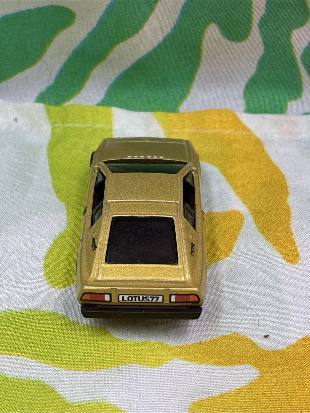 Hot Wheels 2014 Gold Lotus Espirit S1 Diecast Car Loose