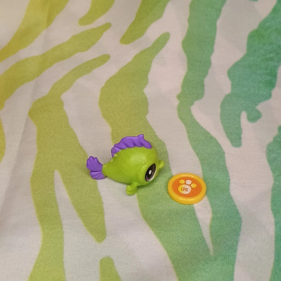 Littlest Pet Shop LPS Lucky Pets Wave 1 Flukey Fish With Coin