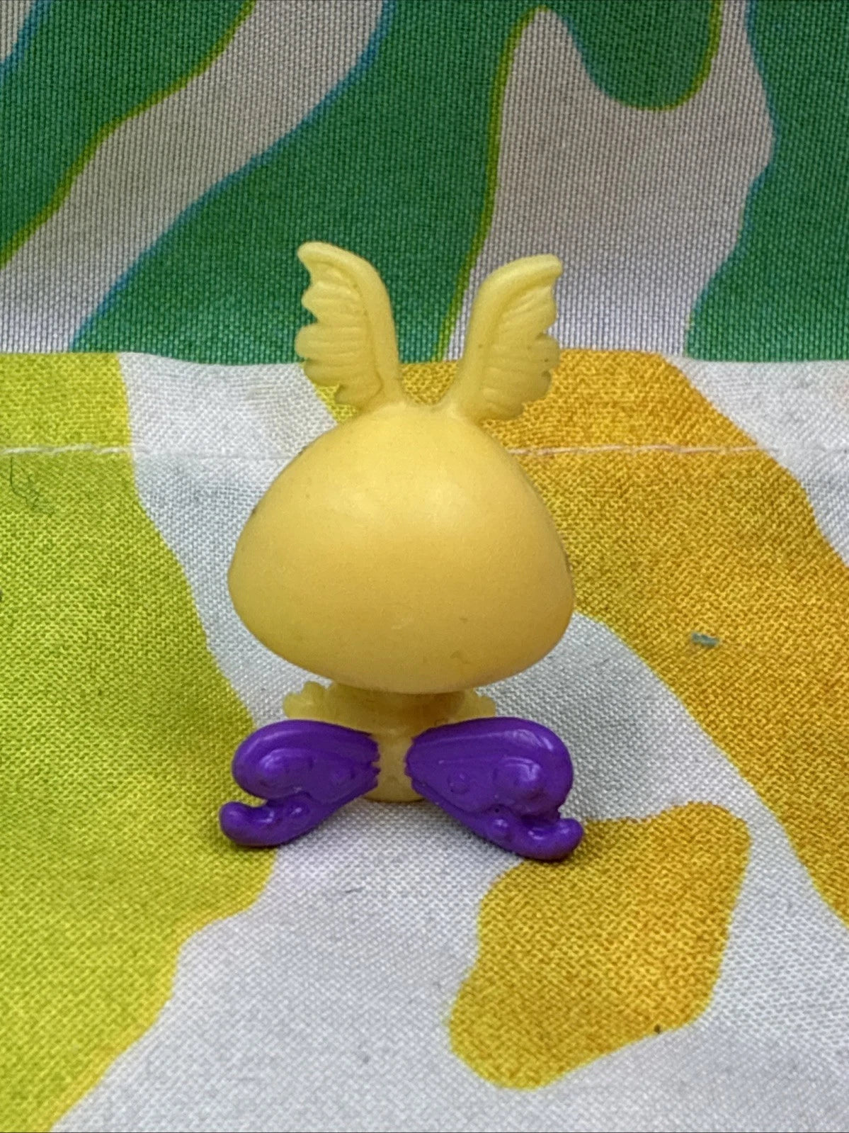 LPS Littlest Pet Shop Majestic Masquerade Yellow Fairy #2837 Figure