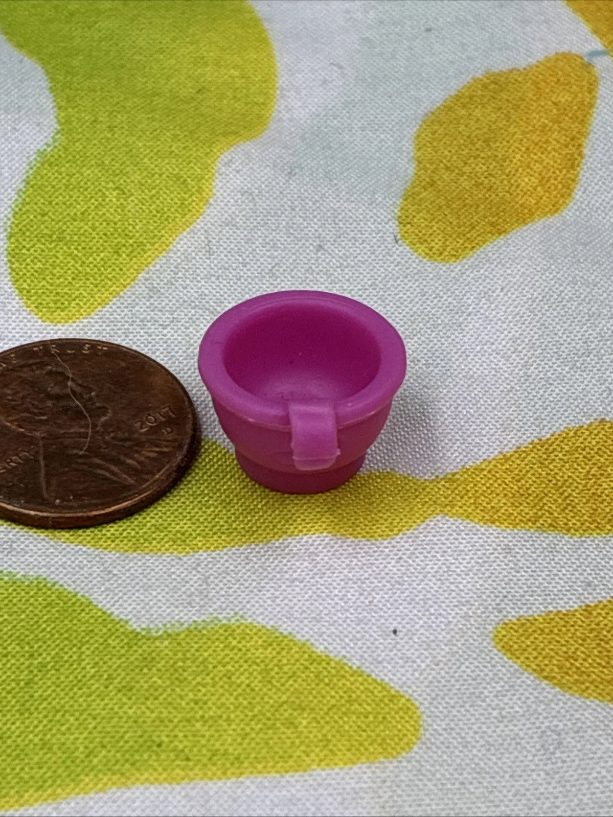LPS Littlest Pet Shop Accessories Dark Pink Cup