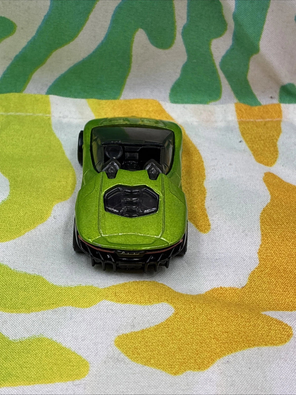Hot Wheels 2016 Lamborghini Centenario Roadster Green Diecast Car Loose FYB38