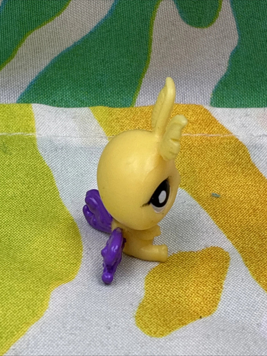 LPS Littlest Pet Shop Majestic Masquerade Yellow Fairy #2837 Figure