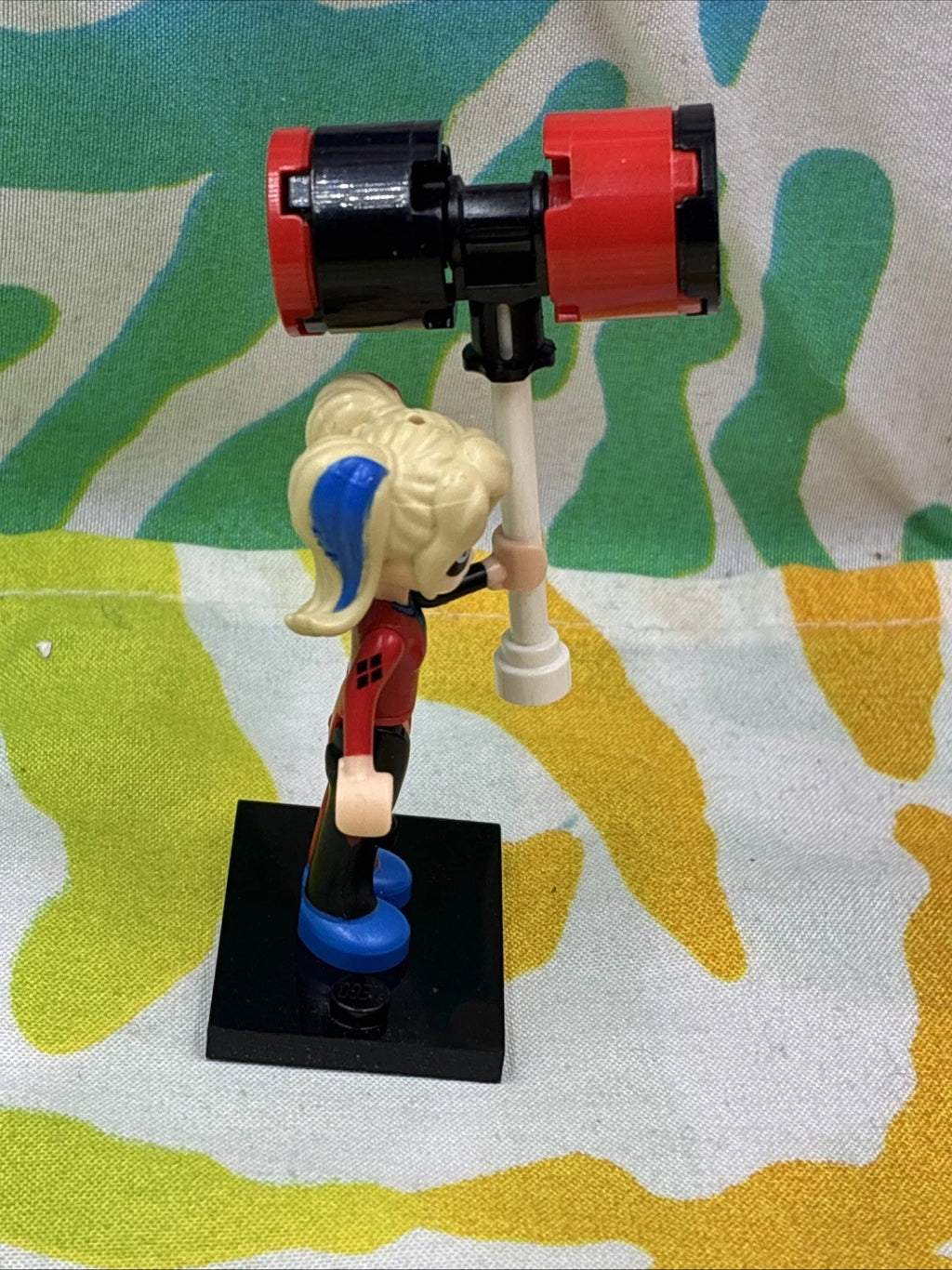 Lego DC Super Hero Girls Harley Quinn Minifigure With Hammer From Set 41236