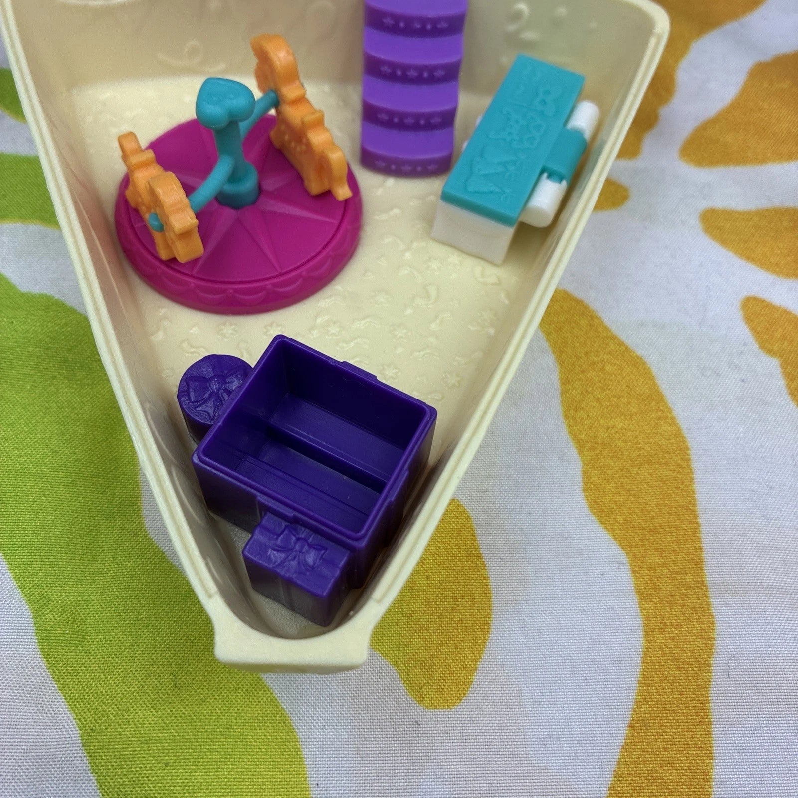 Polly Pocket Birthday Cake Bash Compact W/ Dolls Flaws 2018