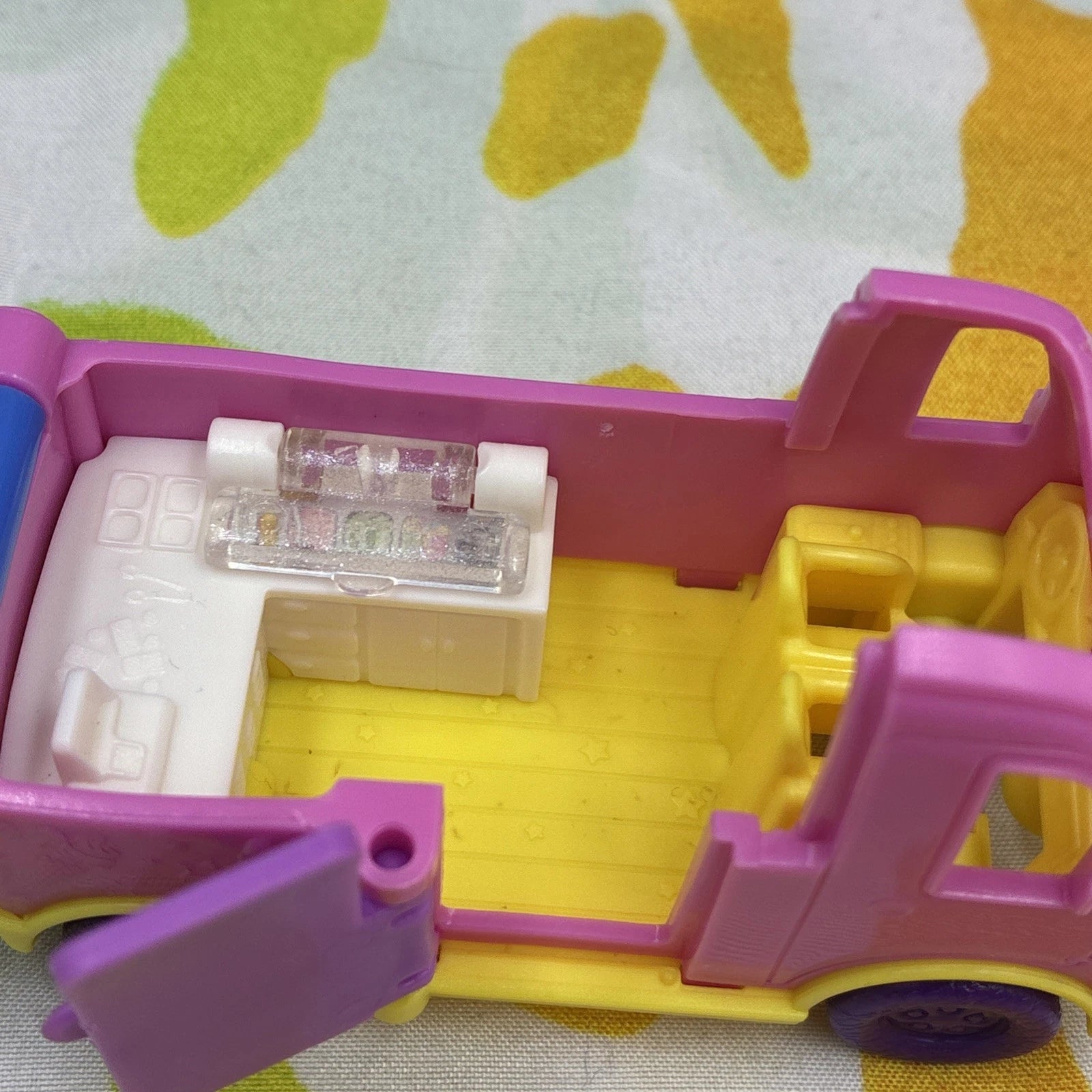Polly Pocket Pollyville Ice Cream Truck W/ Doll & Table 2018