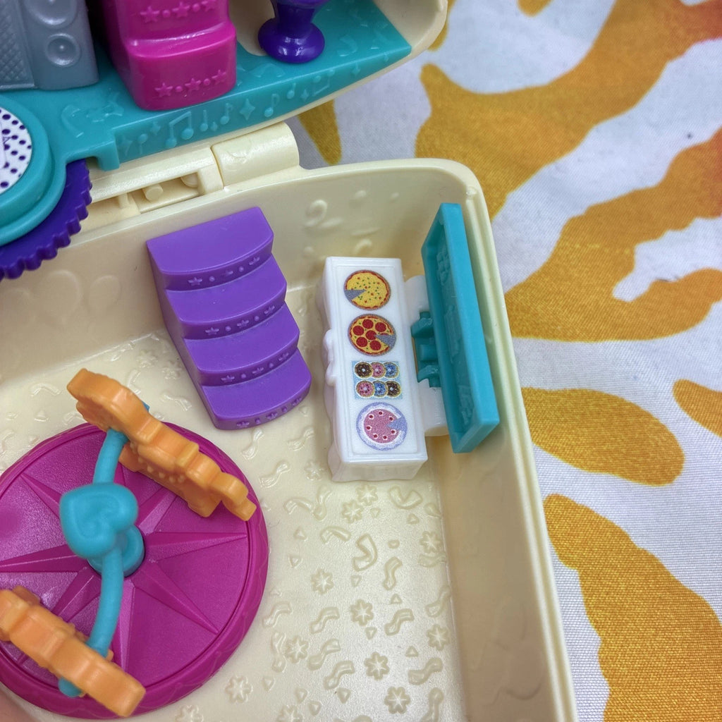 Polly Pocket Birthday Cake Bash Compact W/ Dolls Flaws 2018