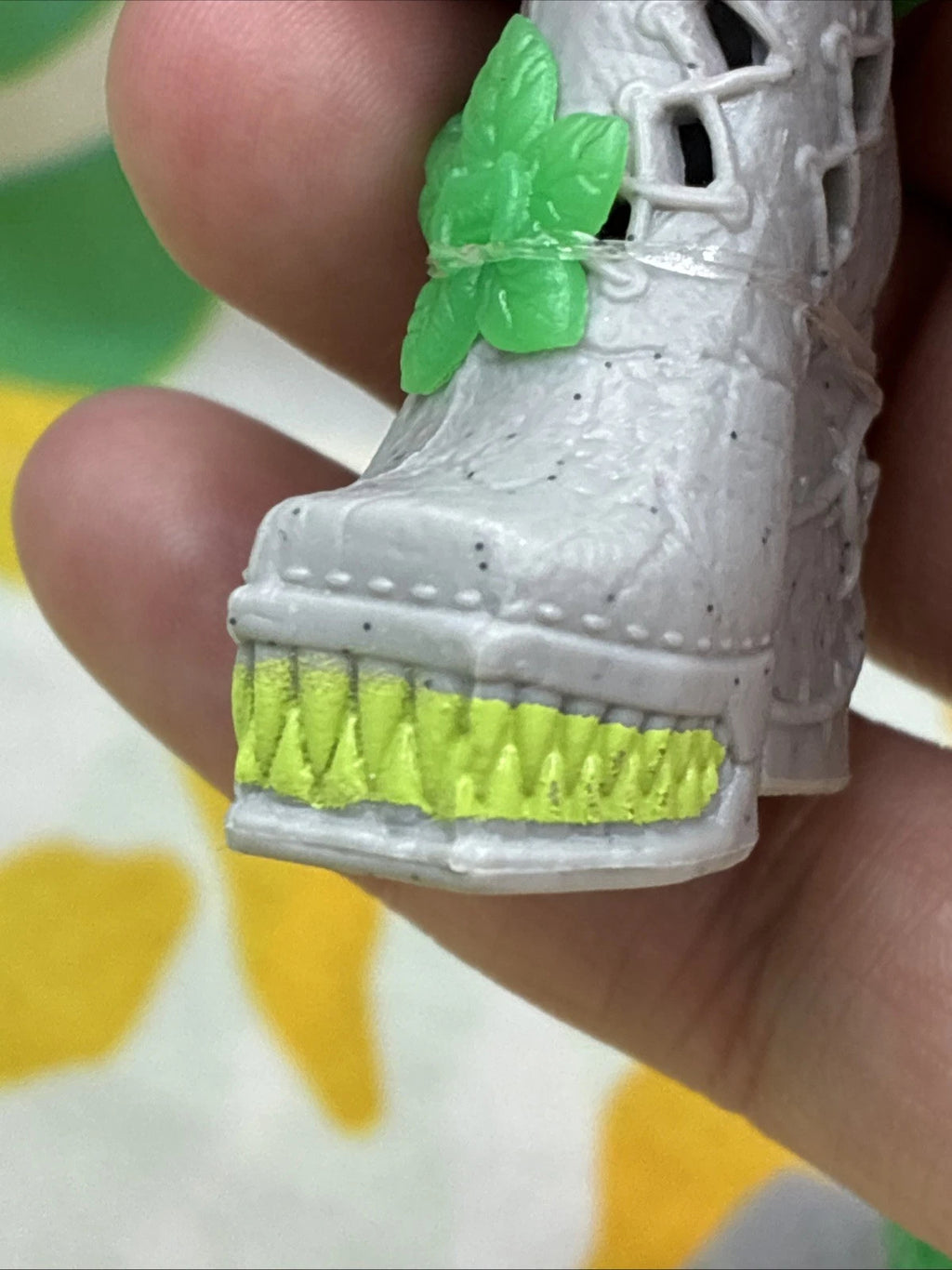 Monster High G3 Venus McFlytrap Core Doll Shoes Pink Grey Boots With Vines Only