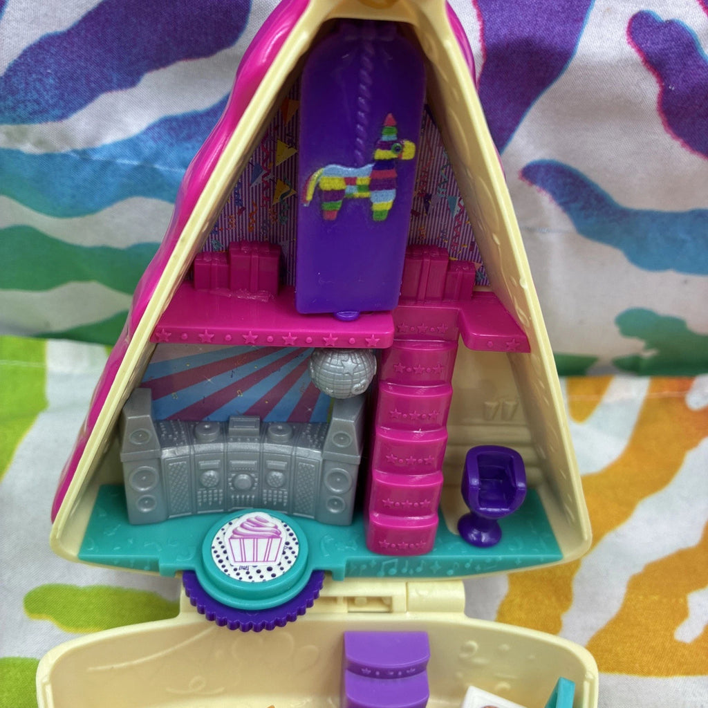 Polly Pocket Birthday Cake Bash Compact W/ Dolls Flaws 2018