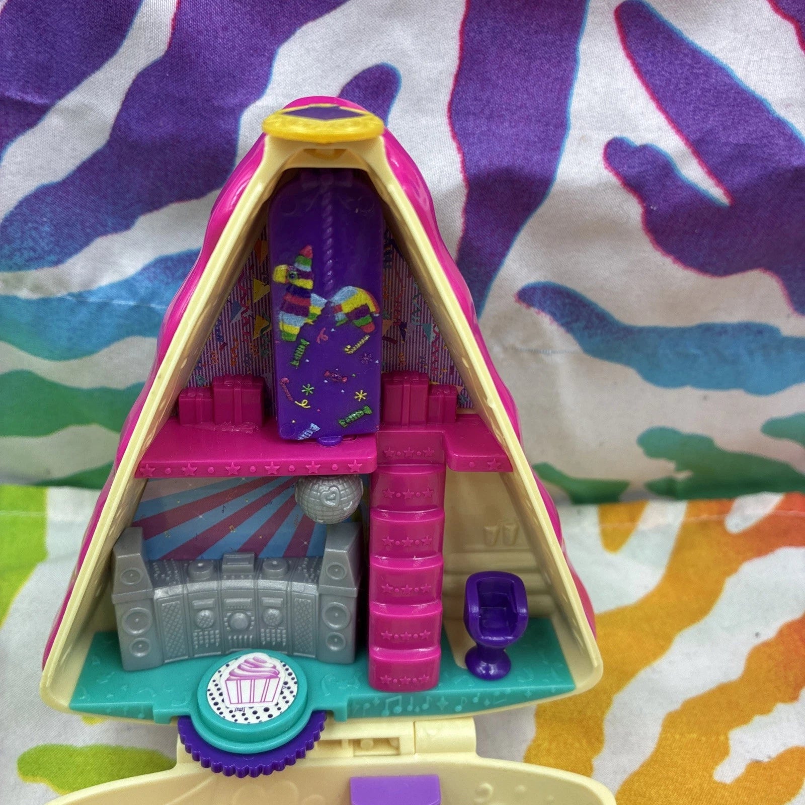 Polly Pocket Birthday Cake Bash Compact W/ Dolls Flaws 2018